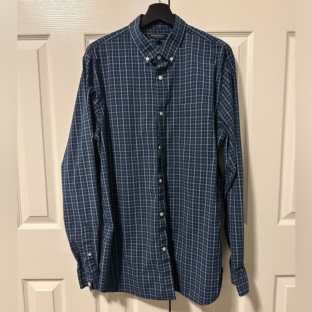 Banana Republic Blue Casual Button Down Shirt